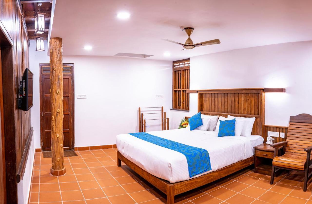 Kalpavanam Heritage Resort Thekkady Exteriör bild