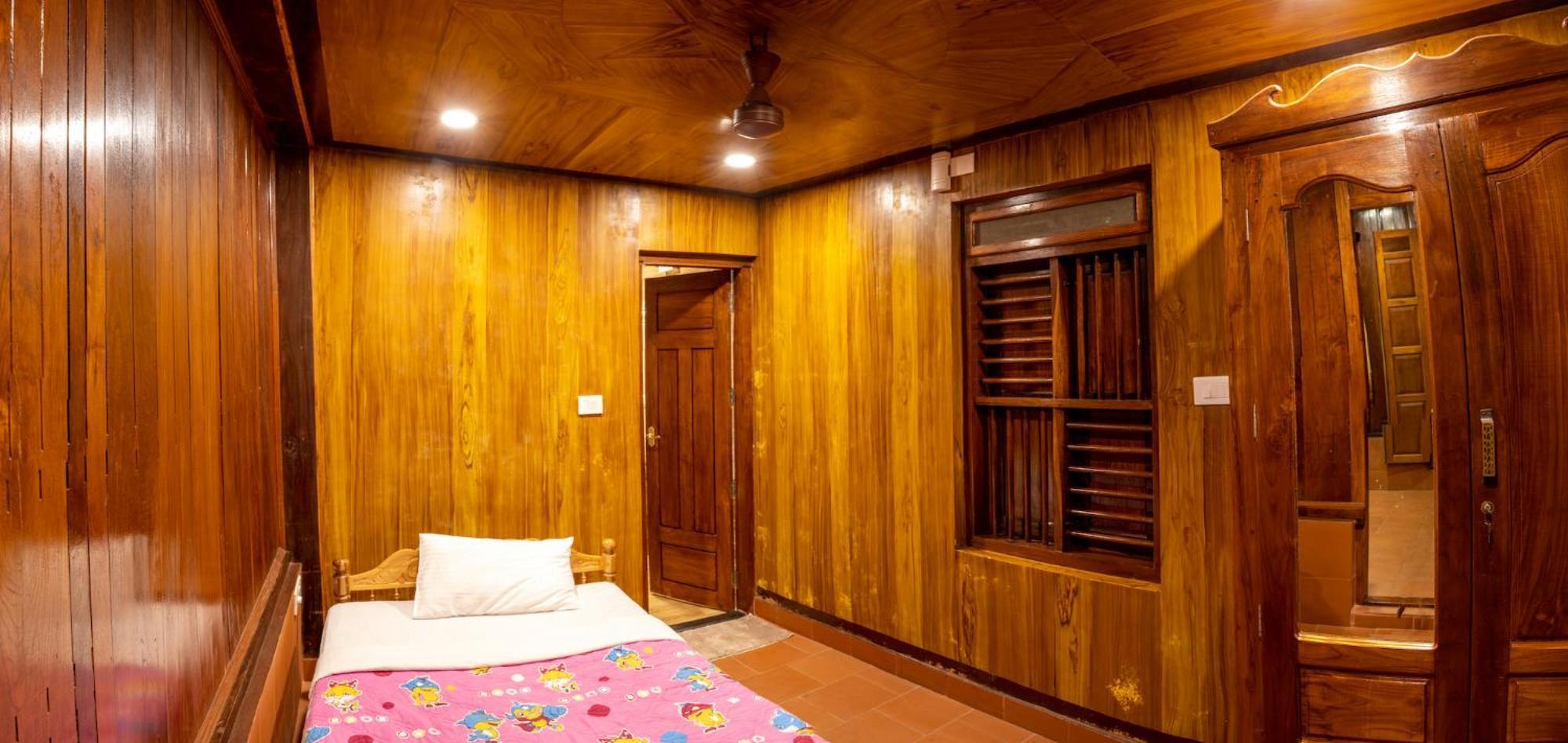 Kalpavanam Heritage Resort Thekkady Rum bild